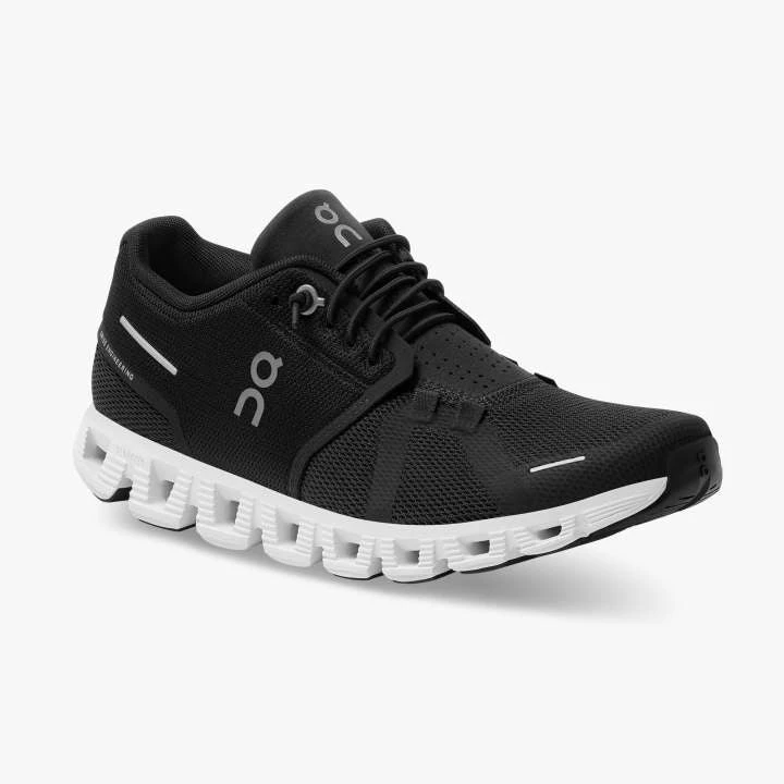 ON Running Footwear W's Cloud 5- Black/White 2 ON Running Footwear W's Cloud 5- Black/White