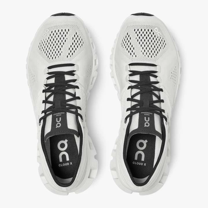 ON Running Footwear W's Cloud X - White/Black 3 ON Running Footwear W's Cloud X - White/Black