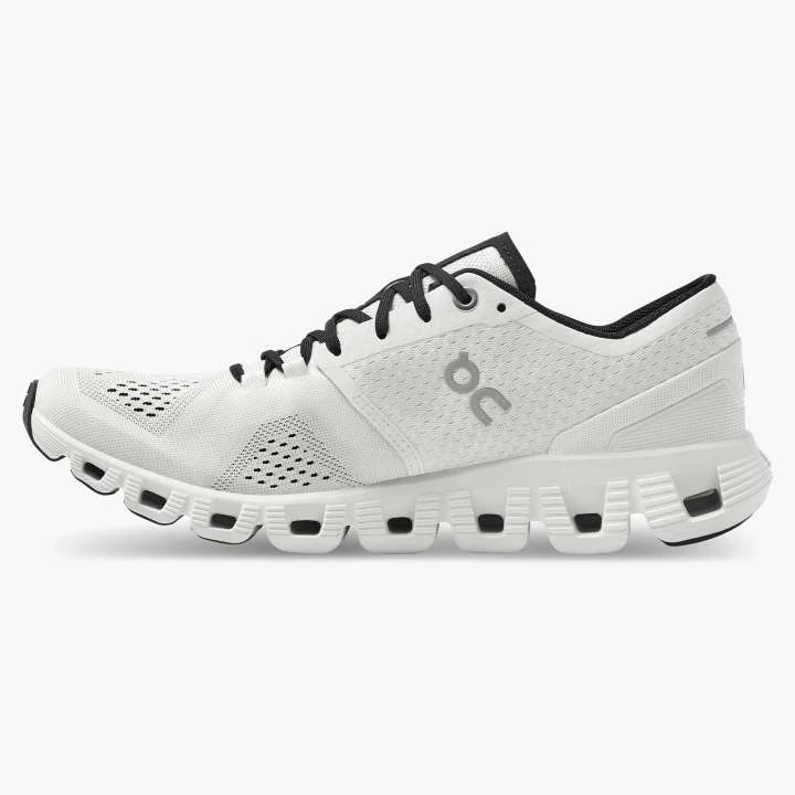 ON Running Footwear W's Cloud X - White/Black 4 ON Running Footwear W's Cloud X - White/Black